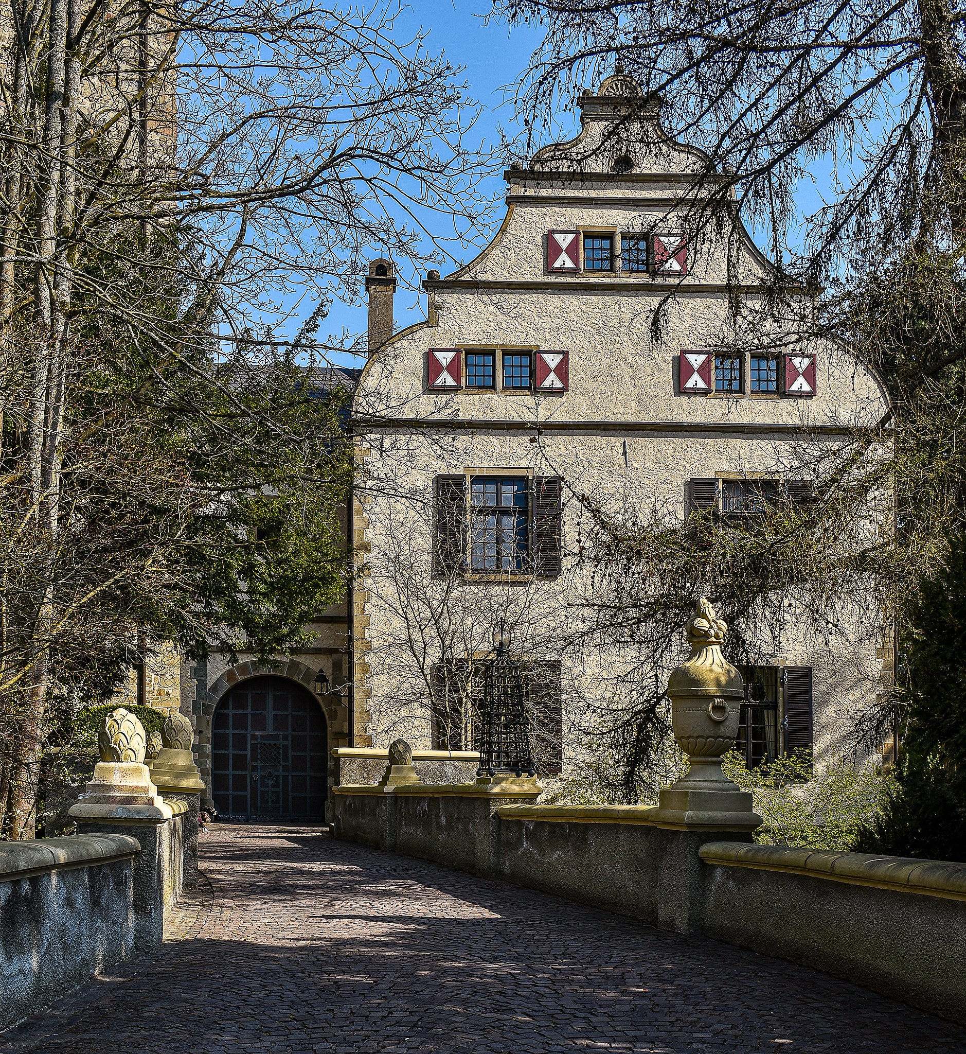 Schloss-Landsberg-Ratingen | Immobilienbewertung Ratingen - KOCO Immobilien