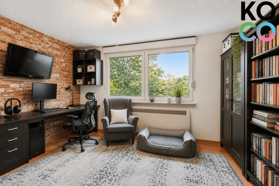 KI Schlafzimmer 3 - Großzügige 4 Zimmer Wohnung mit großem Balkon und TG Stellplatz