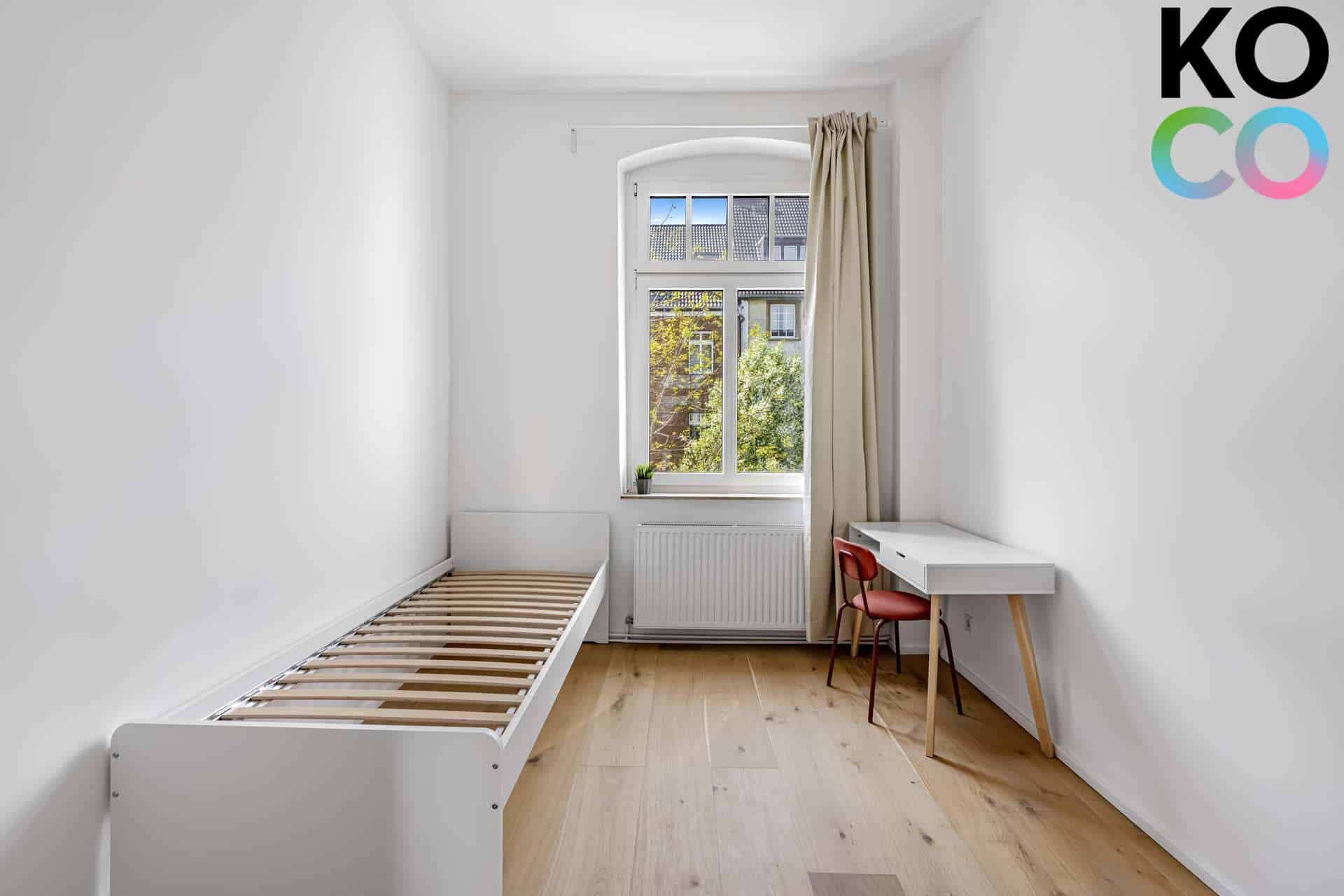 1.OG Zimmer zur Straßenseite