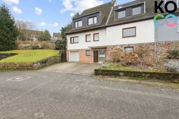 Dreifamilienhaus mit großem Garten, Garage & Ausbaupotenzial–attraktive Gelegenheit in Heiligenhaus, 42579 Heiligenhaus, Mehrfamilienhaus