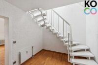 Treppe zur 1. Etage