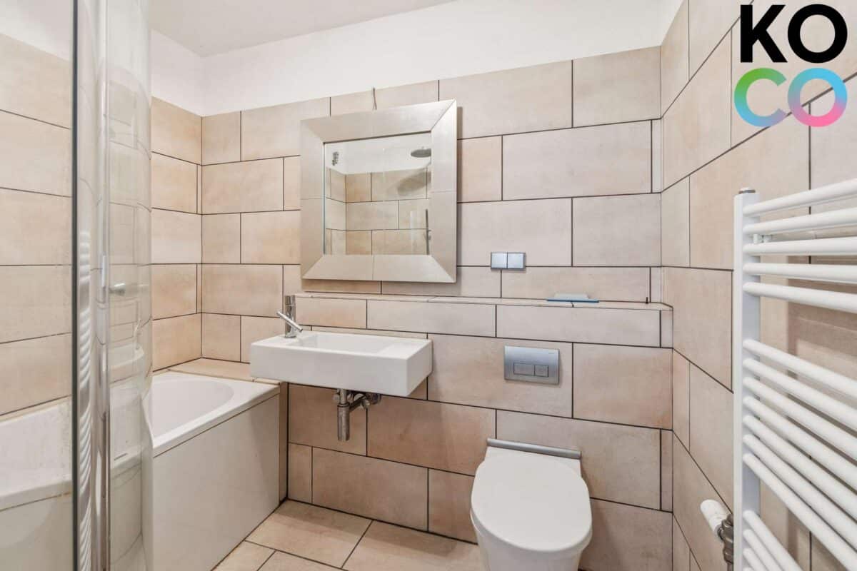 Badezimmer in der unteren Etage