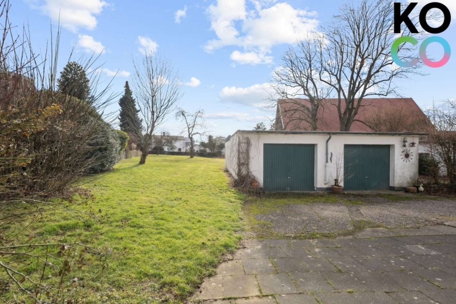 Weitläufiger Garten mit Doppelgarage - Historisches Fachwerkhaus mit großem Grundstück in begehrter Lage! Liebhaberprojekt!