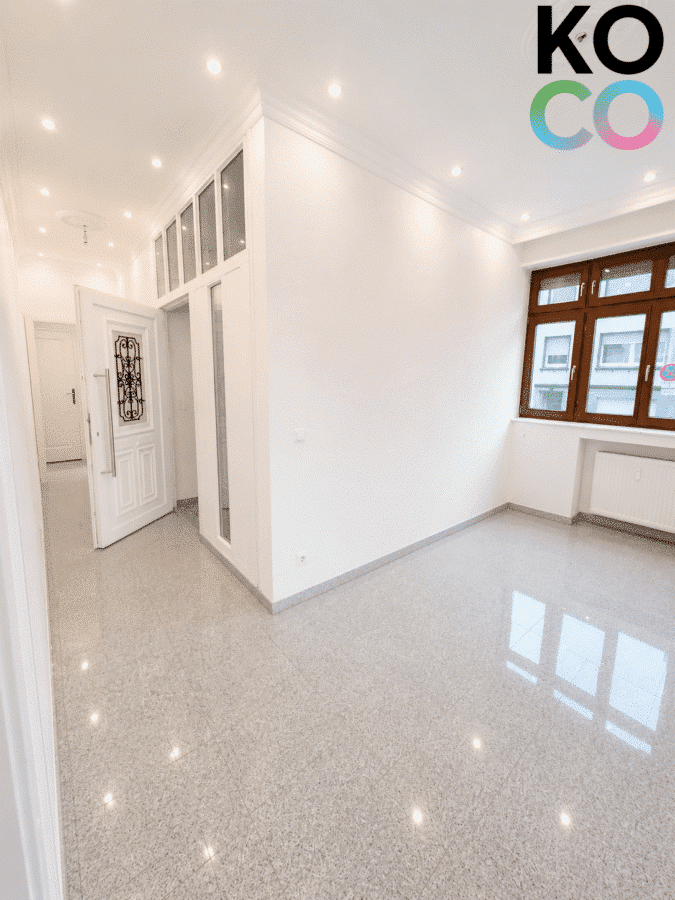 Flur und Garderobe - Repräsentative 130 m² Altbauwohnung mit 100 m² Garten und Sonnenterrassen am Minto