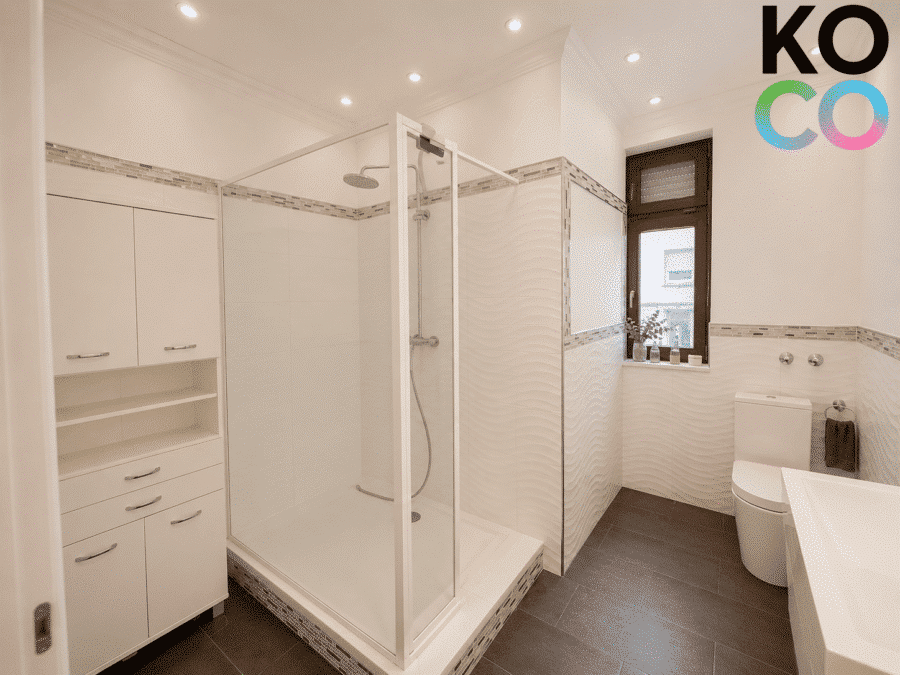 Badezimmer - Repräsentative 130 m² Altbauwohnung mit 100 m² Garten und Sonnenterrassen am Minto