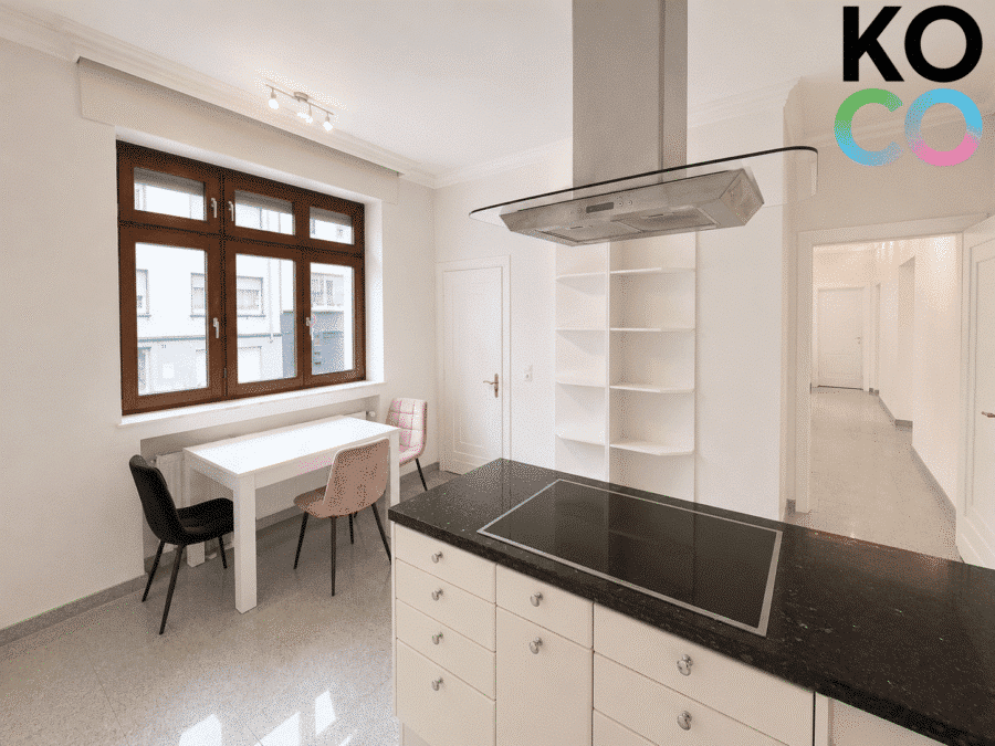 Küche - Repräsentative 130 m² Altbauwohnung mit 100 m² Garten und Sonnenterrassen am Minto