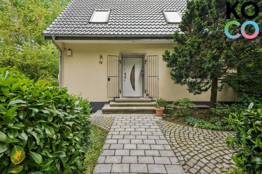 Vorgarten - Seltene Gelegenheit in Ratingen-Mitte – Freistehendes Einfamilienhaus mit wunderschönem Garten