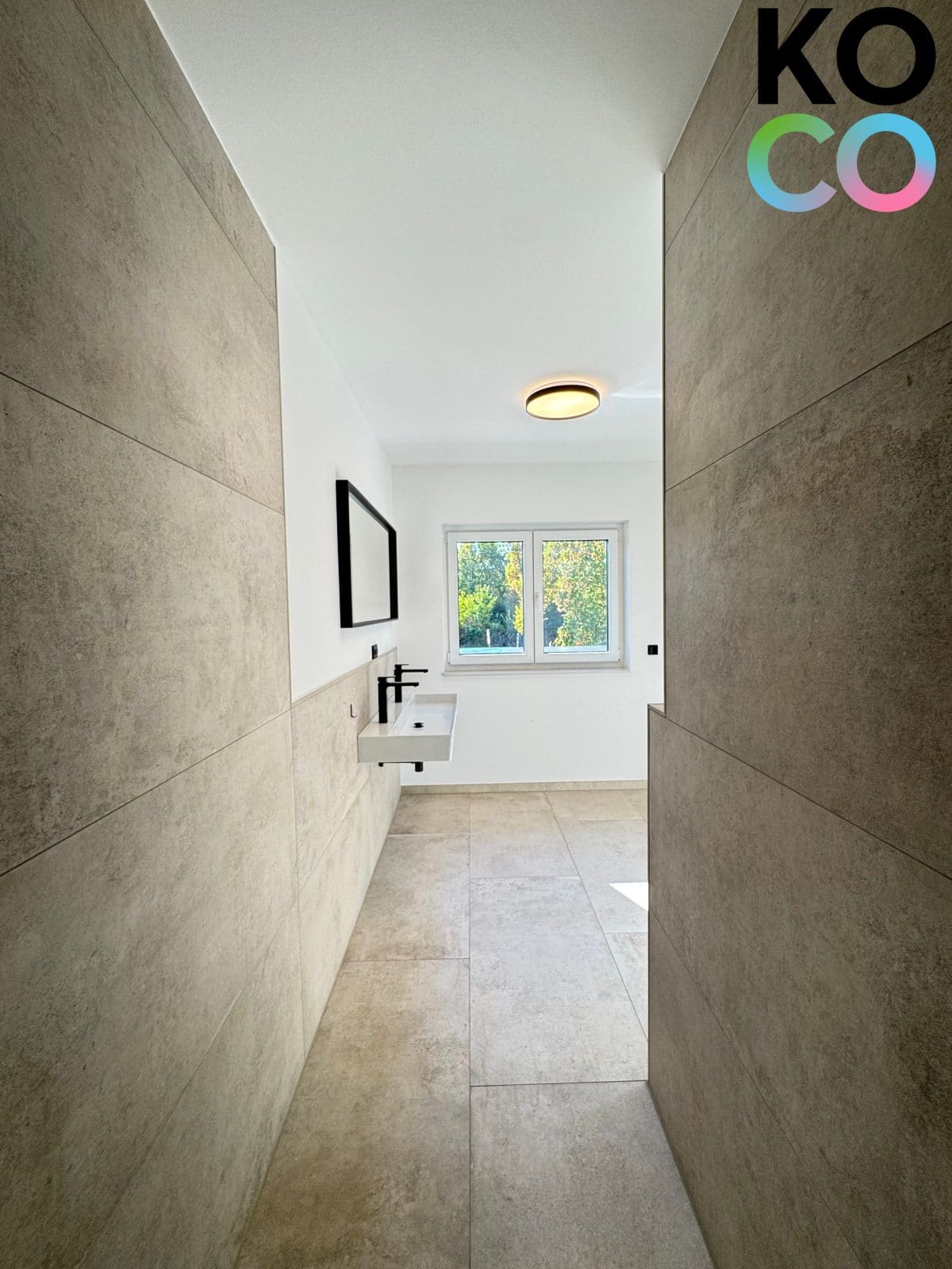 Badezimmer - Blick aus der Dusche