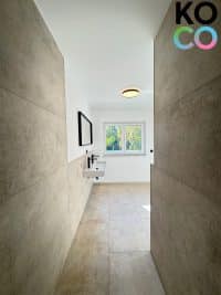 Badezimmer - Blick aus der Dusche