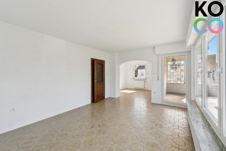 Wohnzimmer 2.0 - Freistehendes Einfamilienhaus mit 532 m² Garten, Garage und modernisierter Basis in Ratingen