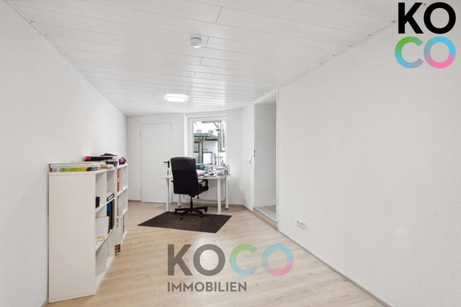 Arbeits-/Schlaf-/Kinderzimmer - Arbeiten, Lagern, Wohnen – Flexibler Bungalow mit Halle für Handwerker, Kreative & Händler