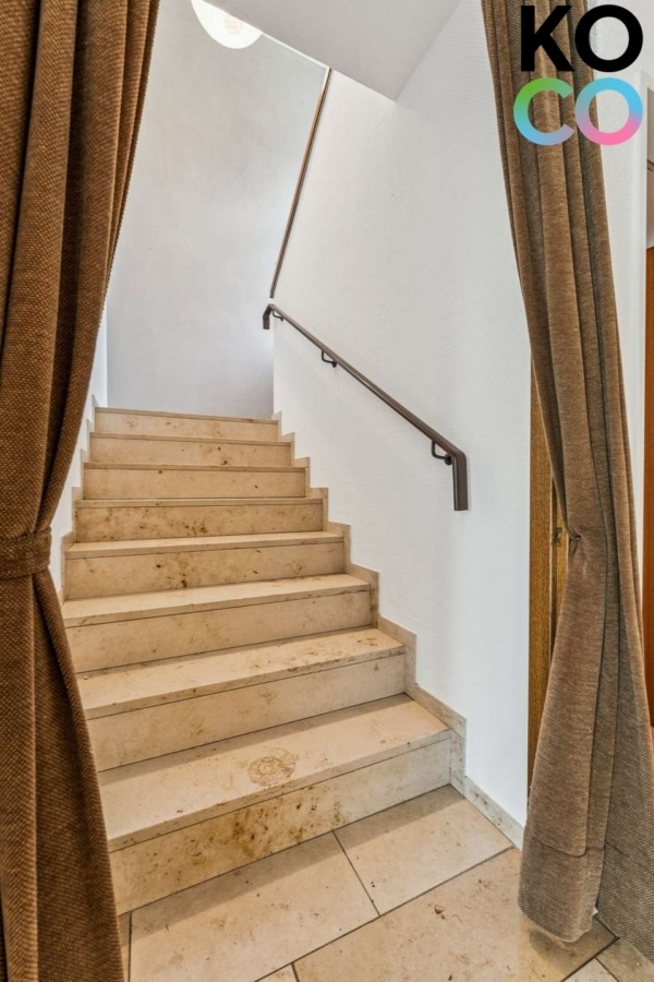 Treppenhaus Ansicht 2 - Reihenendhaus mit Gartenparadies