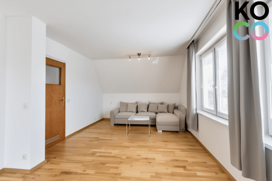 Wohnzimmer renoviert - Kapitalanlage oder Eigennutzung?! – 2,5 Zimmer in Neviges
