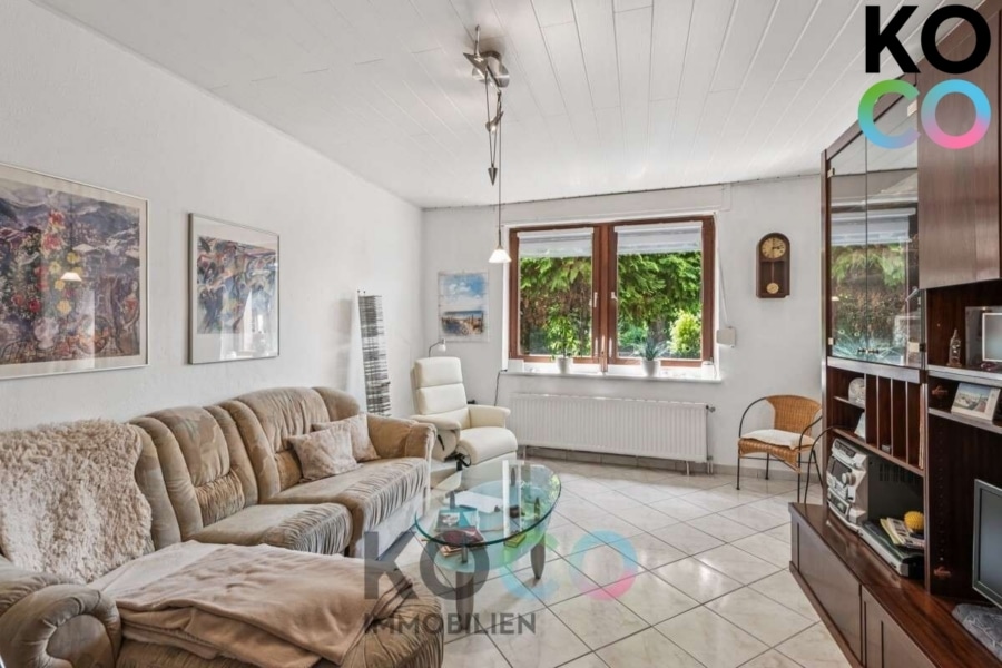 Wohnzimmer EG - Großzügiges Haus mit viel Potenzial – Zweifamilienhaus für Eigennutzer oder Kapitalanleger!!