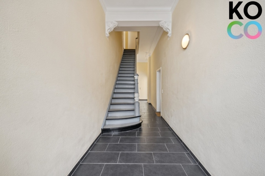Treppenhaus - Solide Kapitalanlage mit Charakter – 7 Einheiten in gepflegtem Altbau