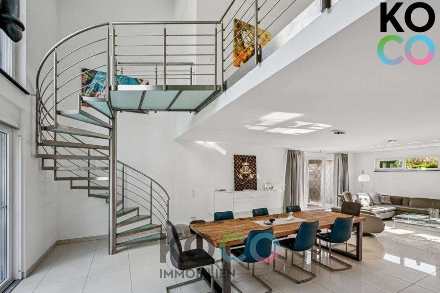 Freitragende Treppe ins 1. OG - Exklusives Einfamilienhaus mit Galerie, Design & Komfort