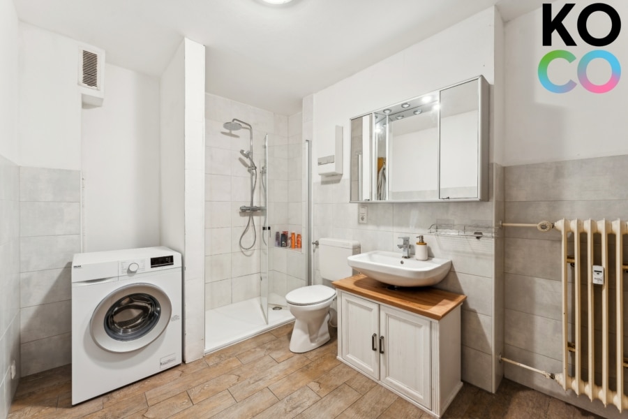 Badezimmer - Bezugsfertige 4-Zimmer-Wohnung mit Südbalkon & Kachelofen in ruhiger Lage