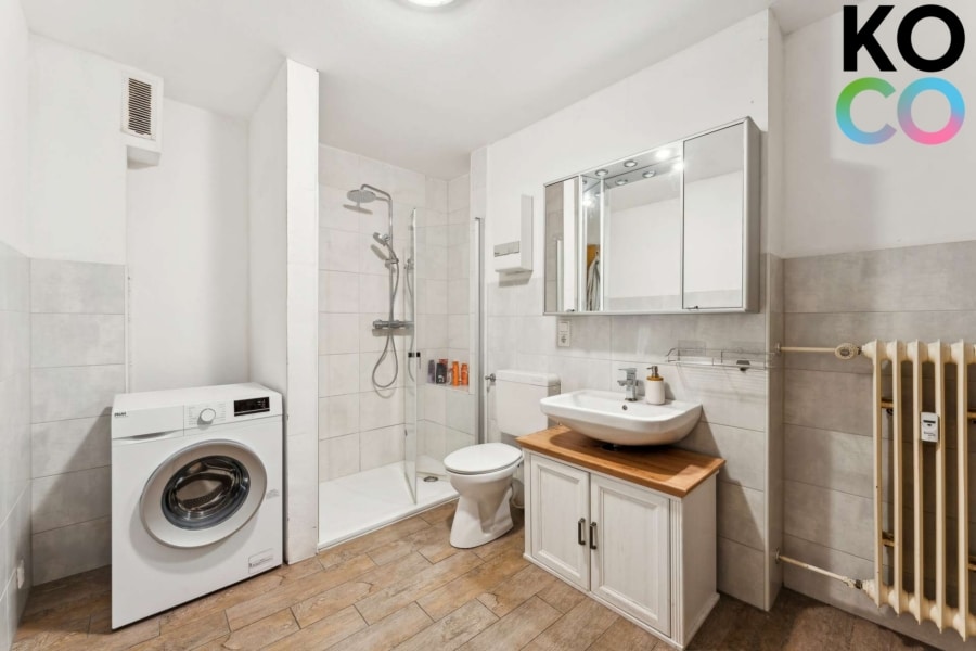 Badezimmer - Bezugsfertige 4-Zimmer-Wohnung mit Südbalkon & Kachelofen in ruhiger Lage