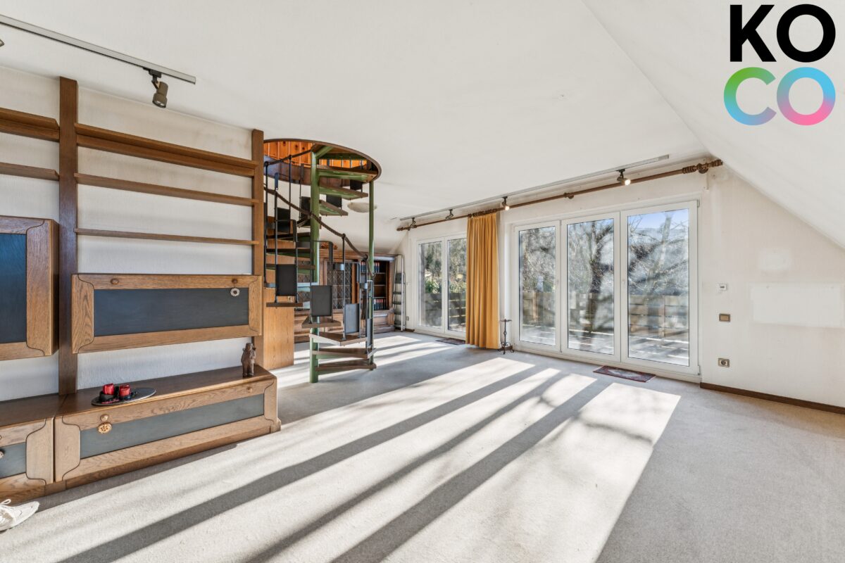 Spindeltreppe zum Dachgeschosszimmer