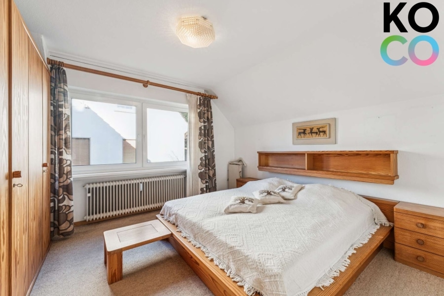 Schlafzimmer 1. OG - Preisreduzierung! Freistehendes Zweifamilienhaus mit mehreren Nutzungsmöglichkeiten!