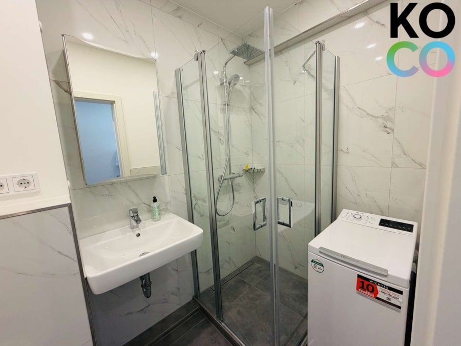 Badezimmer - Kernsanierte 2-Zimmer-Wohnung in Unterbilk – Erstbezug