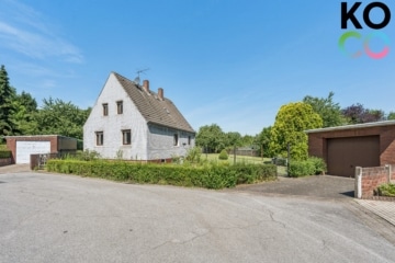 Freistehendes Einfamilienhaus mit großem Baugrundstück in familienfreundlicher Lage, 47228 Duisburg (Rheinhausen), Einfamilienhaus