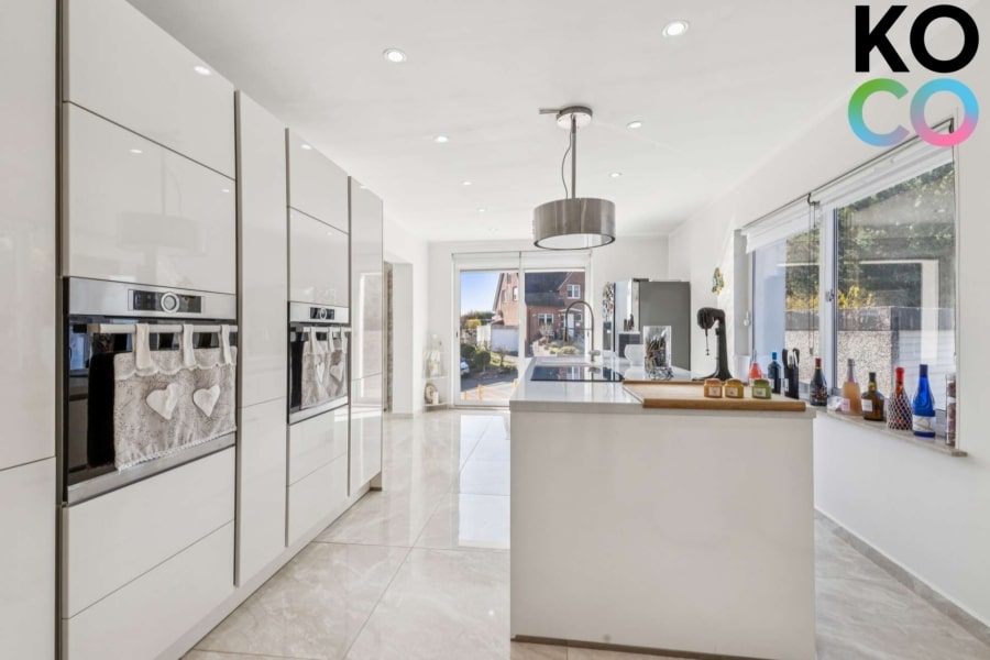 Küche - Großzügiges Einfamilienhaus mit Einliegerwohnung & Südgarten in Velbert-Flandersbach