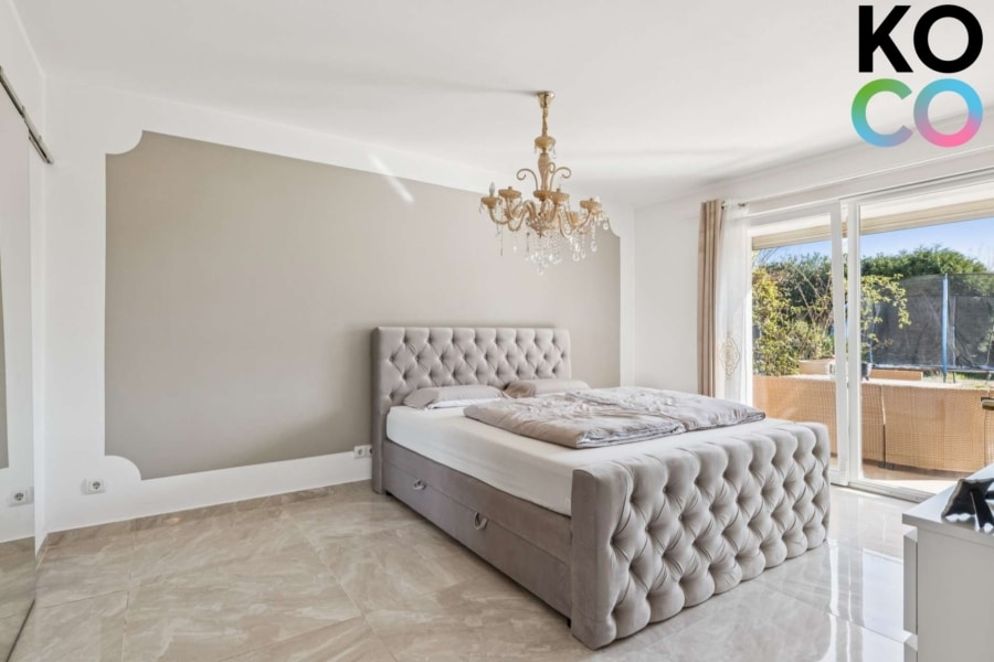 Schlafzimmer - Großzügiges Einfamilienhaus mit Einliegerwohnung & Südgarten in Velbert-Flandersbach