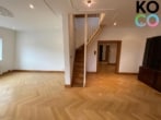 Wohnzimmer mit Zugang Dachzimmer