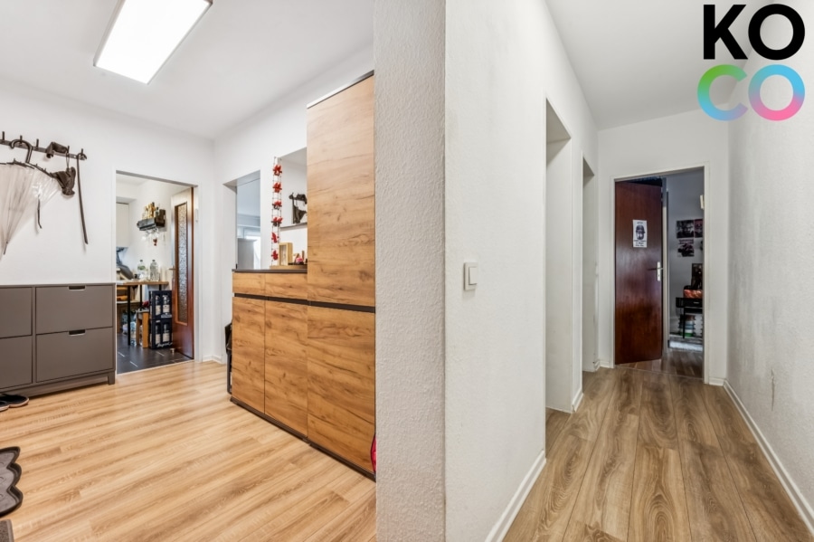 Flur - Charmante 3-Zimmer-Wohnung mit durchdachtem Grundriss in ruhiger Lage von Düsseldorf-Urdenbach